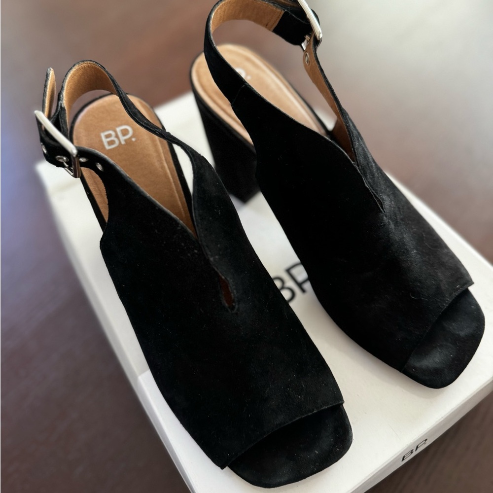 Black Suede Chunky Heel Sandals/Heels EUC 10